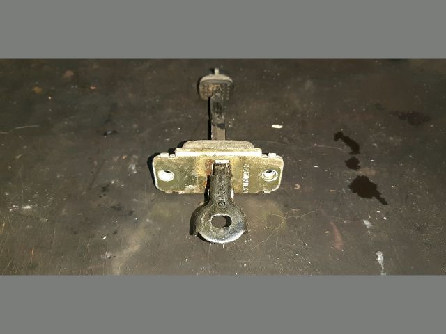 bontott MAZDA 6 Jobb hátsó Ajtóhatároló