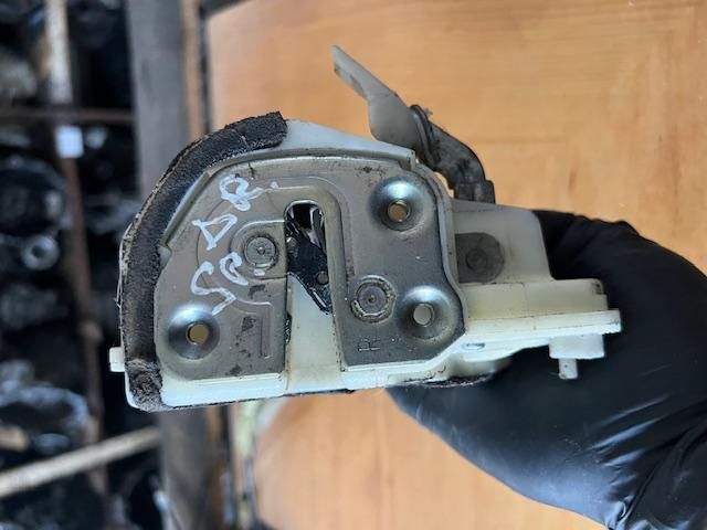 bontott MAZDA 6 Jobb hátsó Ajtózár