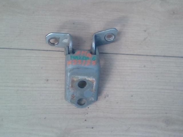 bontott MAZDA 6 Jobb hátsó Alsó Zsanér