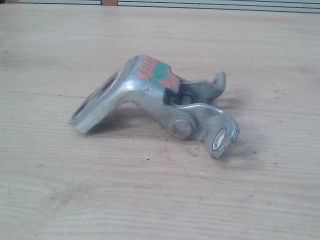 bontott MAZDA 6 Jobb hátsó Alsó Zsanér