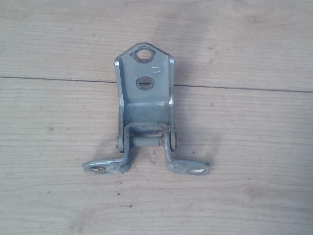 bontott MAZDA 6 Jobb hátsó Alsó Zsanér