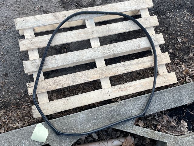 bontott MAZDA 6 Jobb hátsó Gumikéder