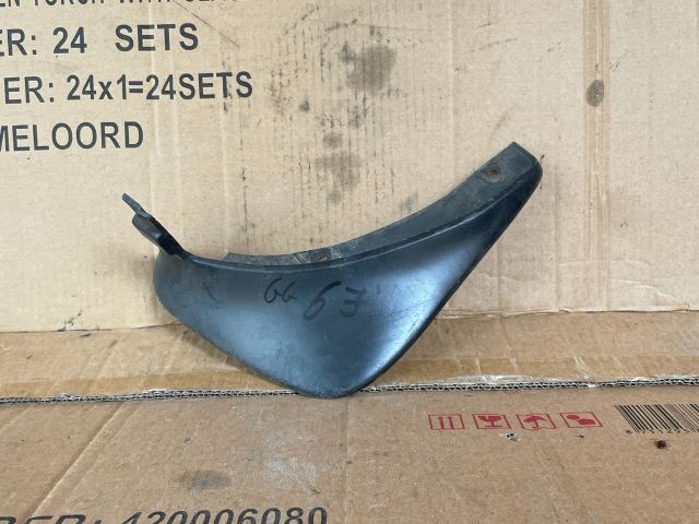 bontott MAZDA 6 Jobb hátsó Sárvédő Gumi