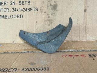 bontott MAZDA 6 Jobb hátsó Sárvédő Gumi