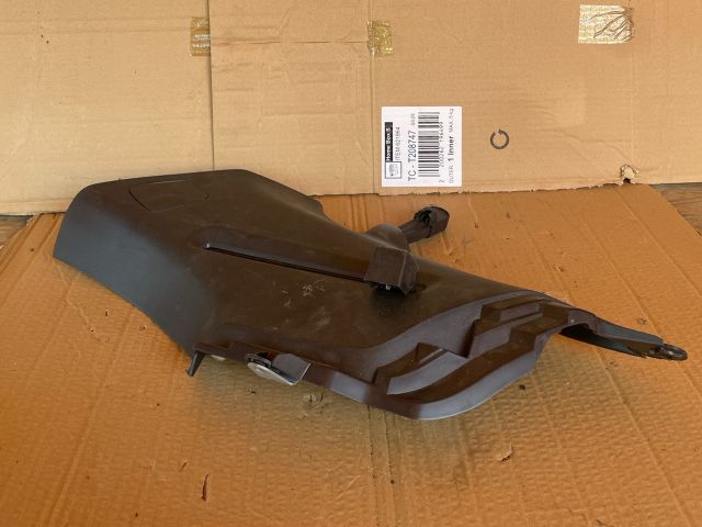 bontott MAZDA 6 Jobb Kalaptartó Tartó Konzol