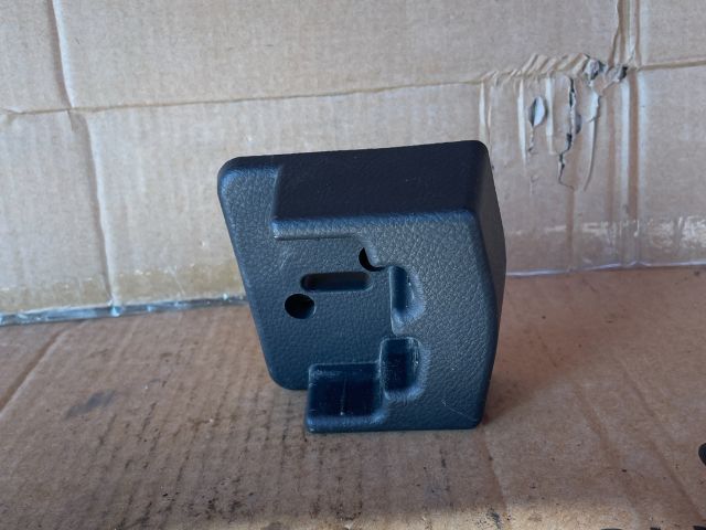 bontott MAZDA 6 Jobb Kalaptartó Tartó Konzol