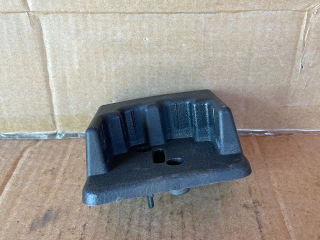 bontott MAZDA 6 Jobb Kalaptartó Tartó Konzol