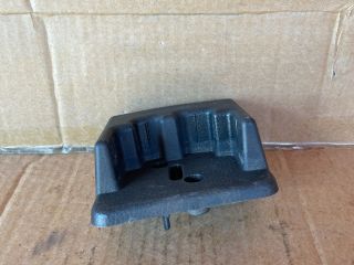 bontott MAZDA 6 Jobb Kalaptartó Tartó Konzol