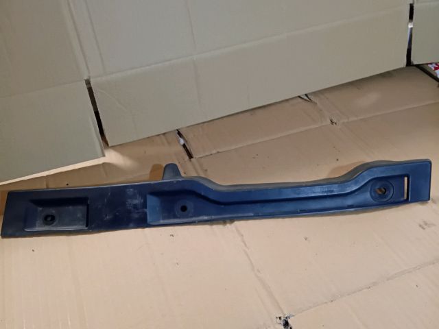 bontott MAZDA 6 Jobb Sárvédő Csavar Burkolat