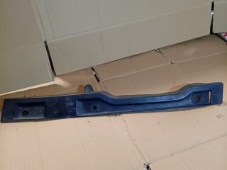 bontott MAZDA 6 Jobb Sárvédő Csavar Burkolat