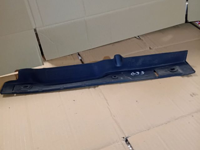 bontott MAZDA 6 Jobb Sárvédő Csavar Burkolat