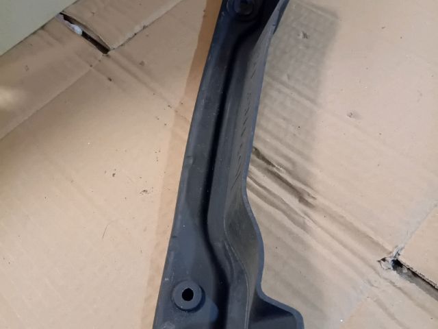 bontott MAZDA 6 Jobb Sárvédő Csavar Burkolat