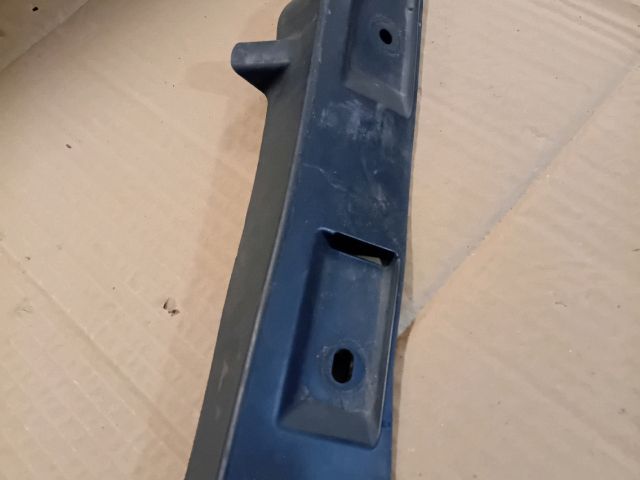 bontott MAZDA 6 Jobb Sárvédő Csavar Burkolat