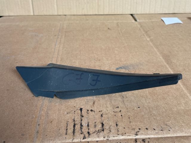 bontott MAZDA 6 Jobb Szélvédő Alatti Vízelvezető Műanyag