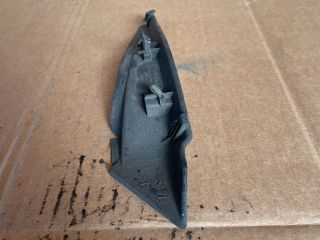 bontott MAZDA 6 Jobb Szélvédő Alatti Vízelvezető Műanyag