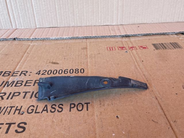 bontott MAZDA 6 Jobb Szélvédő Alatti Vízelvezető Műanyag