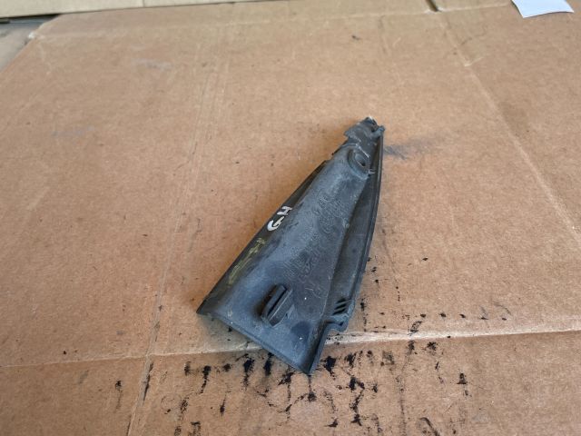 bontott MAZDA 6 Jobb Szélvédő Alatti Vízelvezető Műanyag