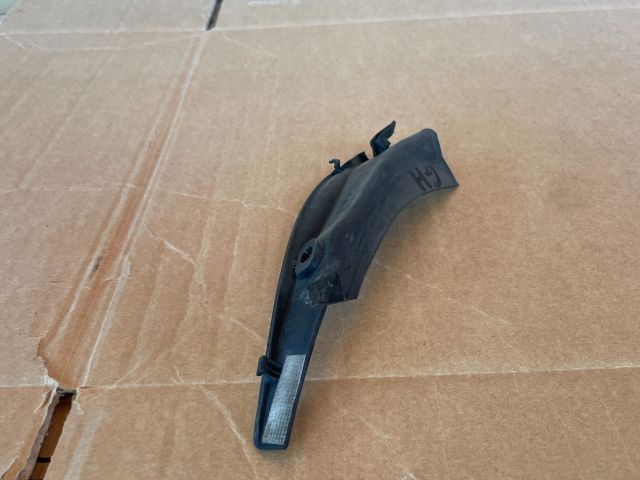 bontott MAZDA 6 Jobb Szélvédő Alatti Vízelvezető Műanyag