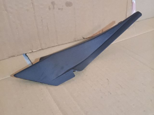 bontott MAZDA 6 Jobb Szélvédő Alatti Vízelvezető Műanyag