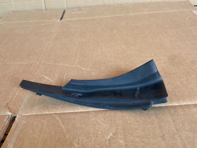 bontott MAZDA 6 Jobb Szélvédő Alatti Vízelvezető Műanyag