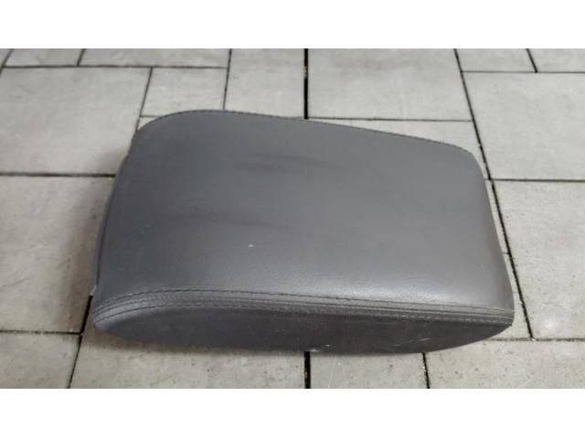 bontott MAZDA 6 Könyöklő