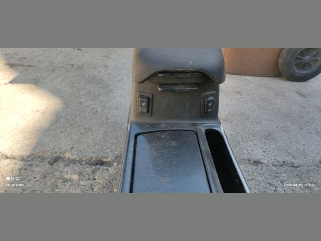 bontott MAZDA 6 Könyöklő