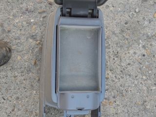 bontott MAZDA 6 Könyöklő