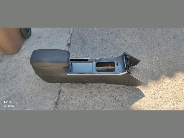 bontott MAZDA 6 Könyöklő