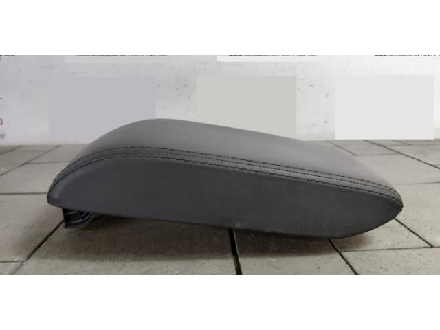 bontott MAZDA 6 Könyöklő