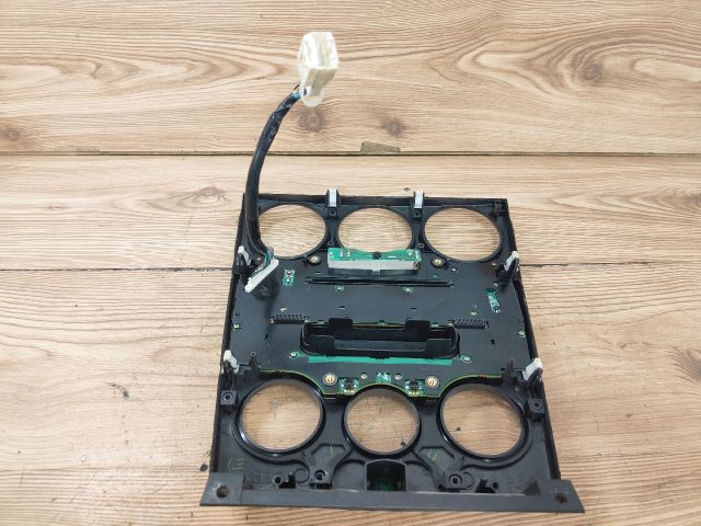 bontott MAZDA 6 Középkonzol Keret