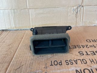 bontott MAZDA 6 Középső Bal Szellőző