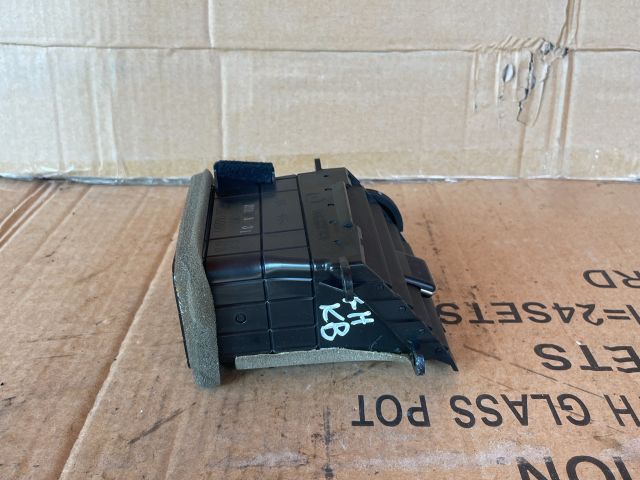 bontott MAZDA 6 Középső Bal Szellőző