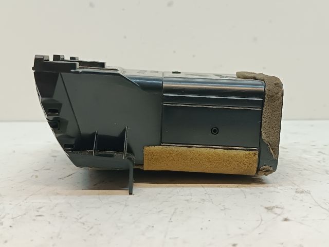 bontott MAZDA 6 Középső Jobb Szellőző