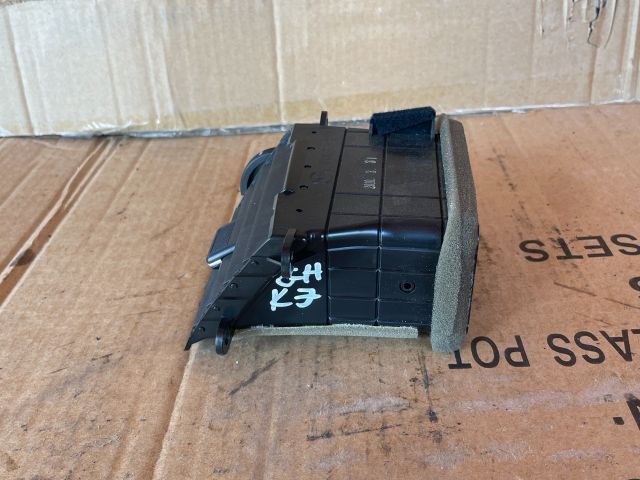 bontott MAZDA 6 Középső Jobb Szellőző