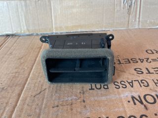 bontott MAZDA 6 Középső Jobb Szellőző