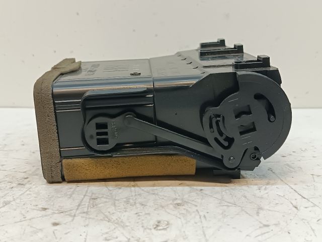 bontott MAZDA 6 Középső Jobb Szellőző