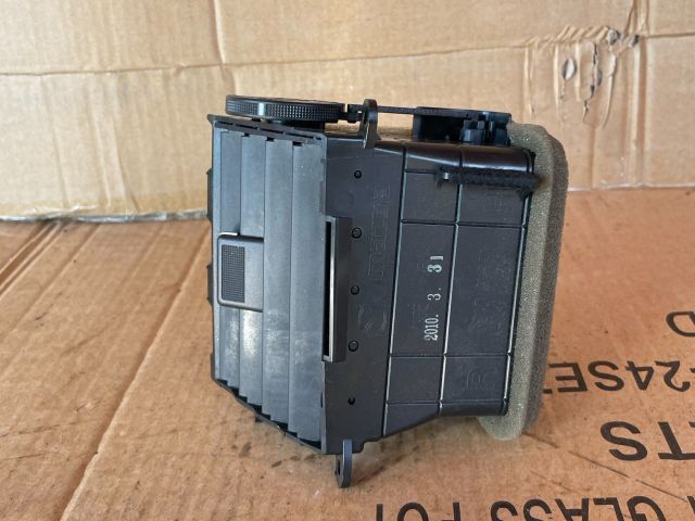 bontott MAZDA 6 Középső Jobb Szellőző