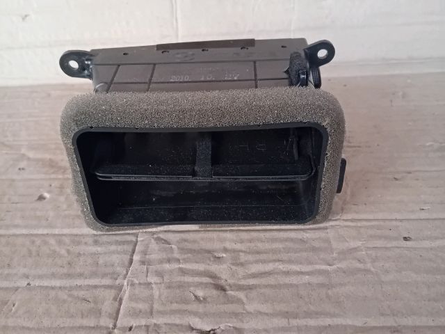 bontott MAZDA 6 Középső Jobb Szellőző