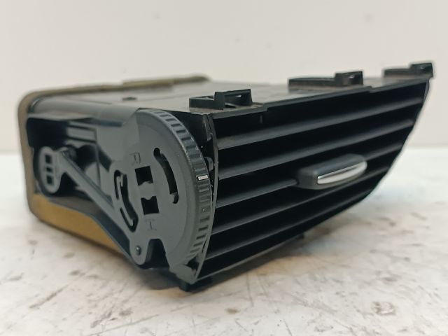 bontott MAZDA 6 Középső Jobb Szellőző