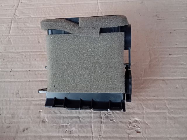 bontott MAZDA 6 Középső Jobb Szellőző
