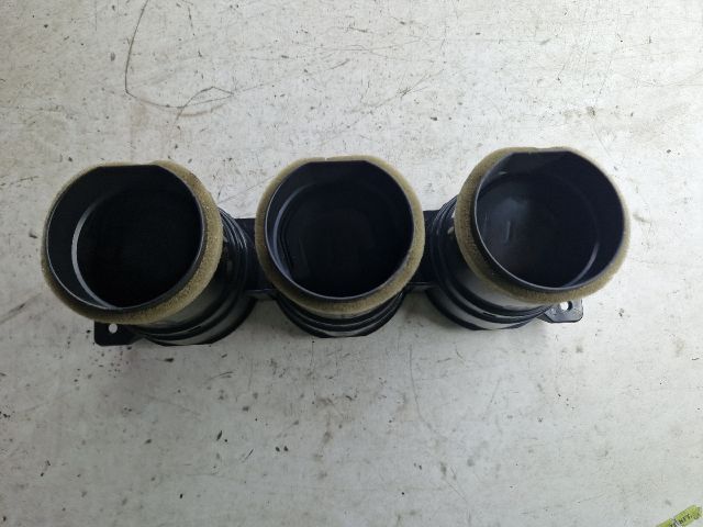 bontott MAZDA 6 Középső Szellőző