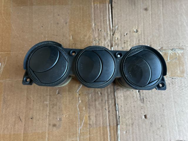 bontott MAZDA 6 Középső Szellőző