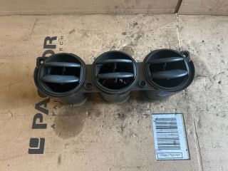 bontott MAZDA 6 Középső Szellőző