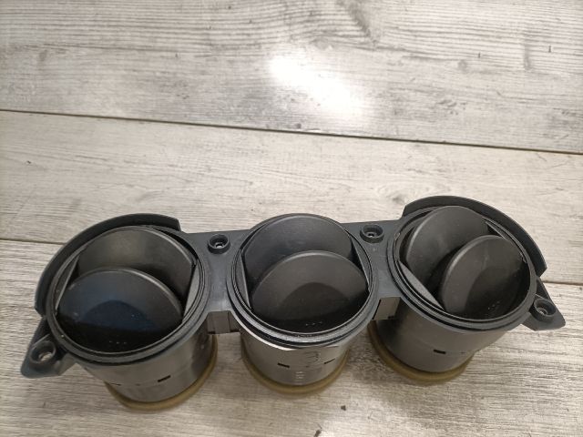 bontott MAZDA 6 Középső Szellőző