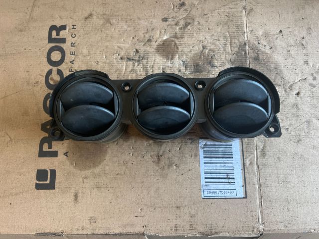 bontott MAZDA 6 Középső Szellőző