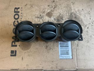 bontott MAZDA 6 Középső Szellőző