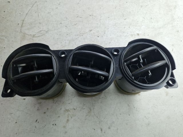 bontott MAZDA 6 Középső Szellőző