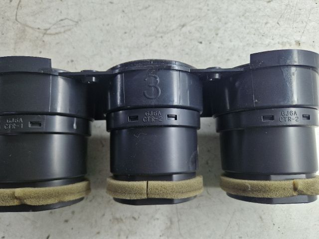 bontott MAZDA 6 Középső Szellőző