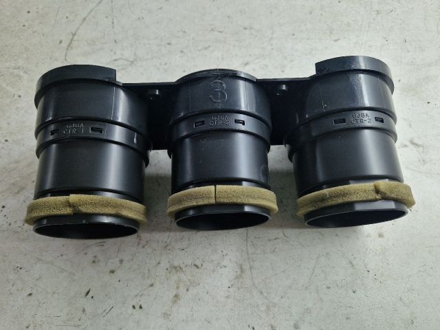 bontott MAZDA 6 Középső Szellőző