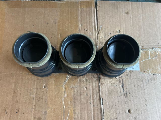 bontott MAZDA 6 Középső Szellőző